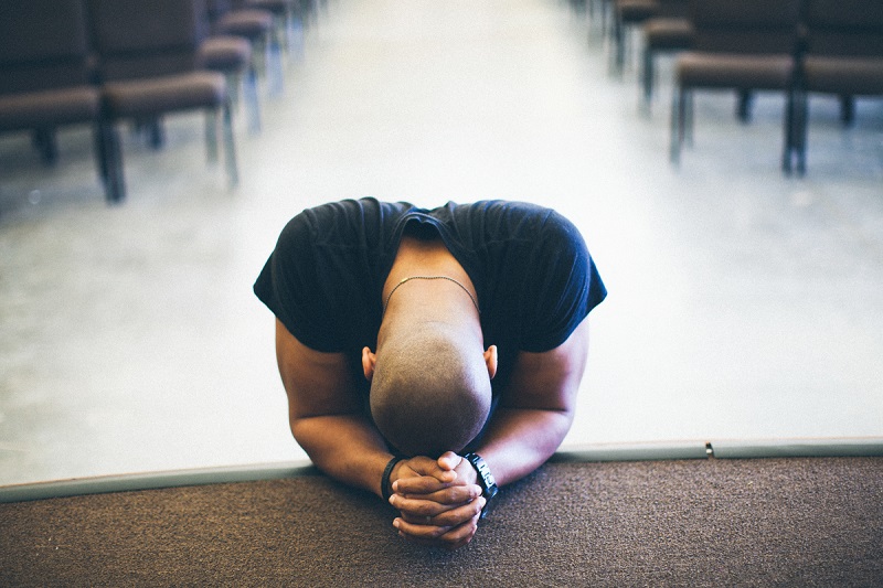 manpraying